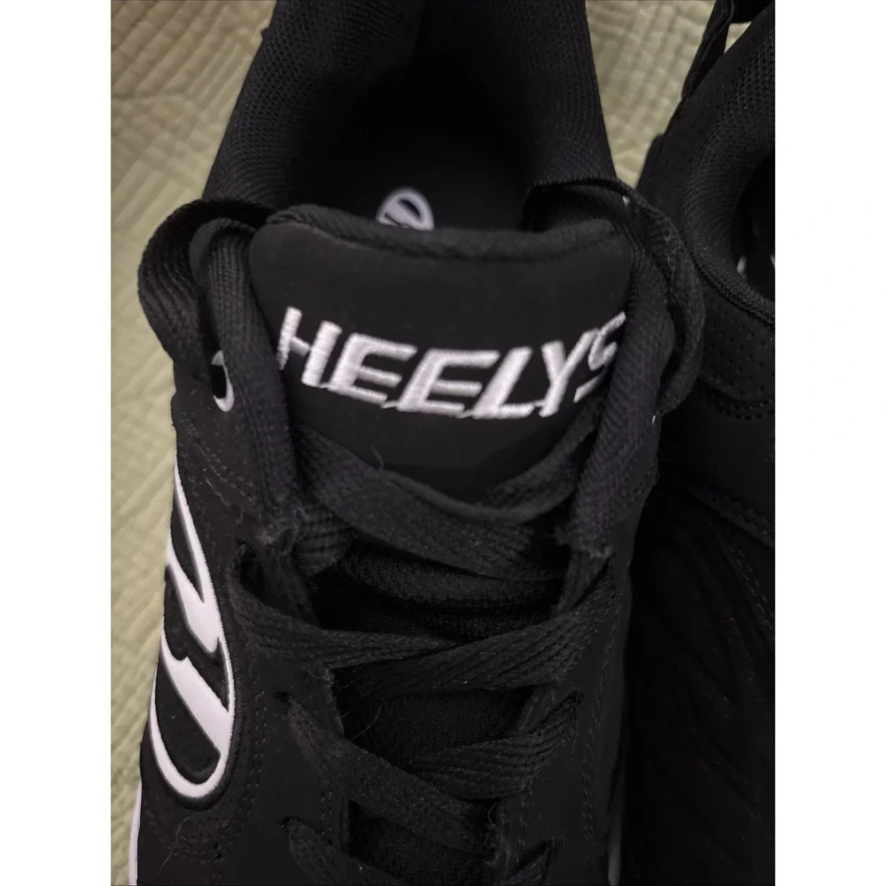 Heelys Voyager HE100713 Black White Wheeled Shoes Men's Size 10 New